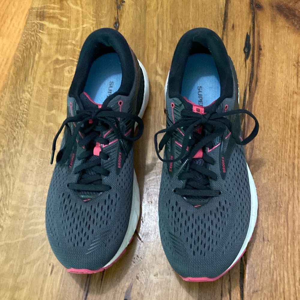 Brooks Adrenaline Superfeet Charcoal and Pink Athletic Shoes, Size 10